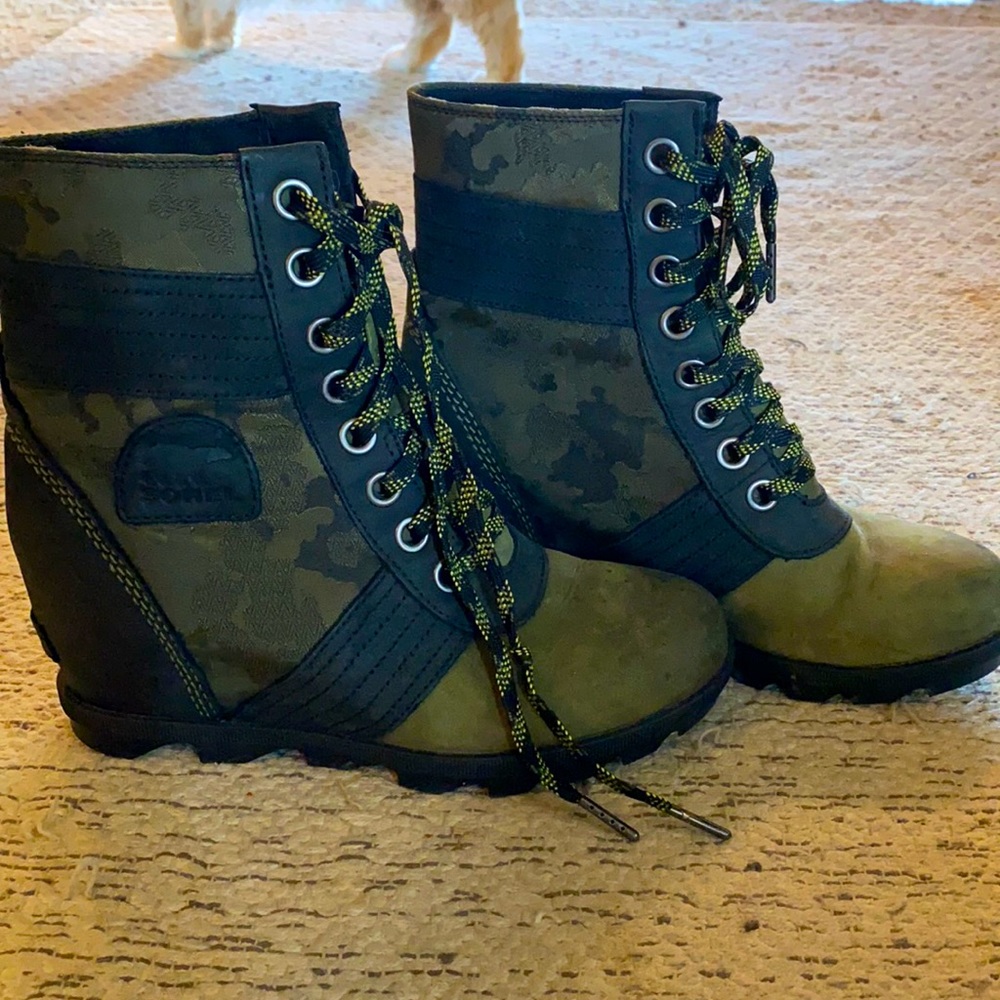 Black/Camo Sorel Boots